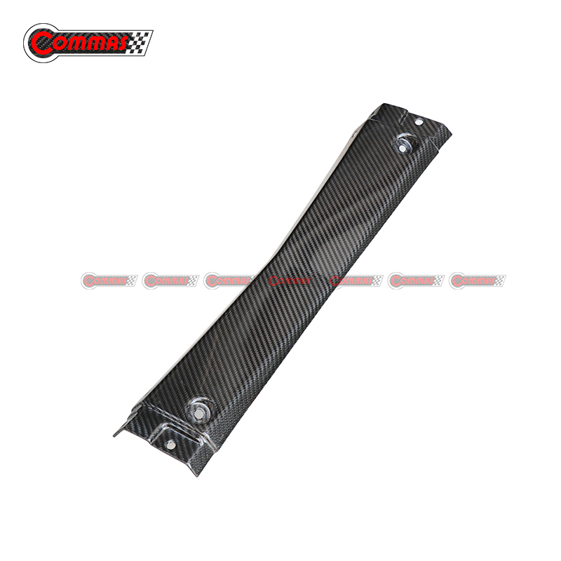 Interior do motor em fibra de carbono Lamborghini LP700