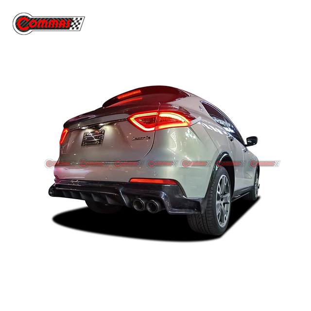 Kit de carroceria estilo Maserati Levante em fibra de carbono LT.2