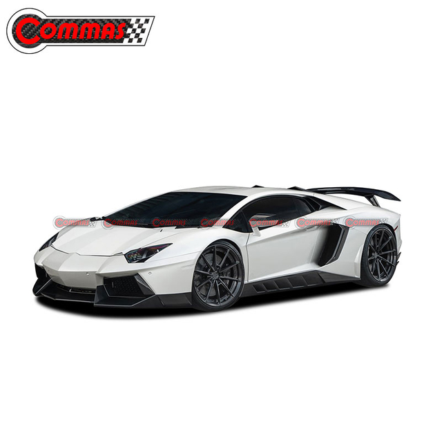 Lábio frontal de fibra de carbono estilo Novitec para Lamborghini Aventador LP700