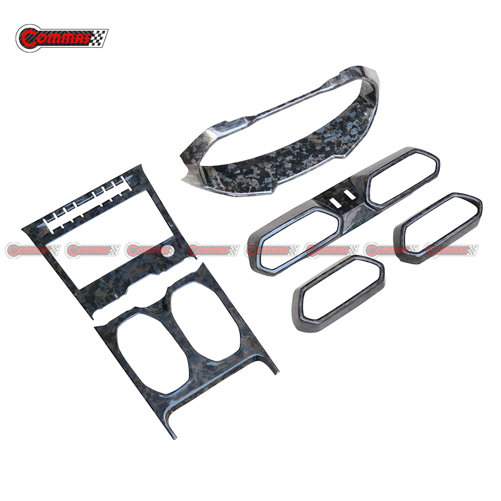 guarni&ccedil;&otilde;es interiores do carro