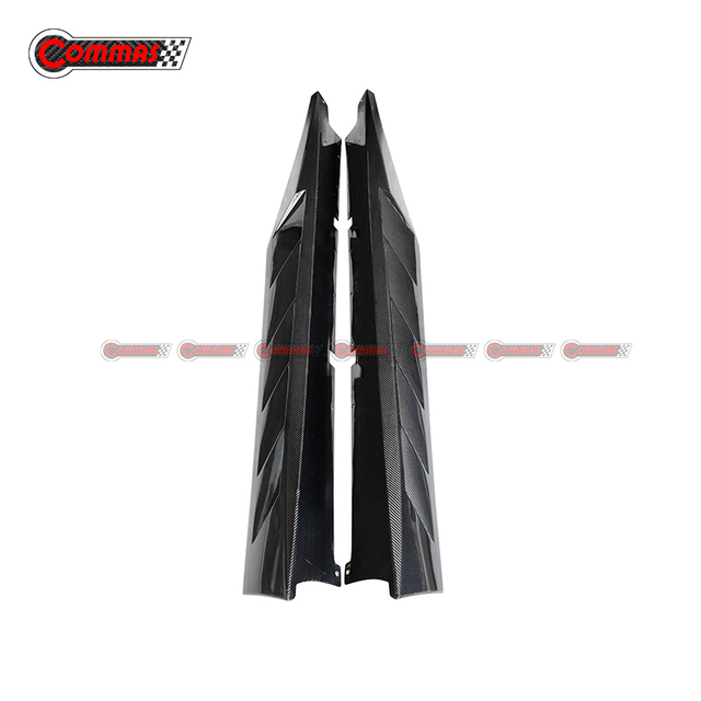 Saias laterais de fibra de carbono estilo Novitec para Lamborghini Aventador LP700