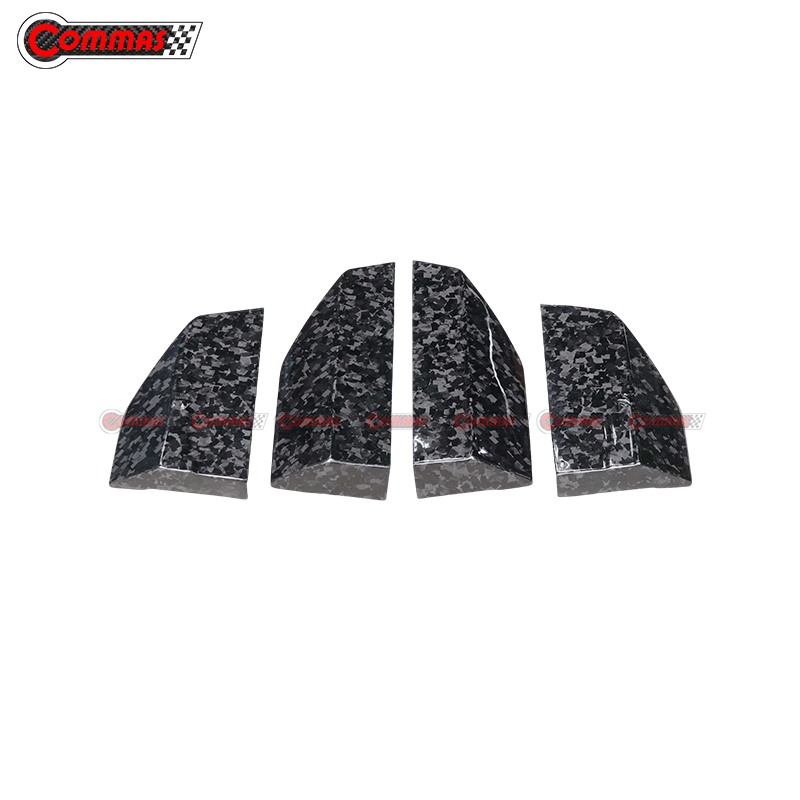 Saias laterais Audi RSQ8